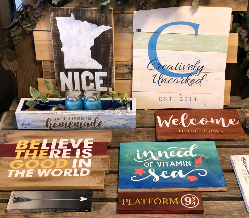 Make your own wood signs at Creatively Uncorked! https://creativelyuncorked.com